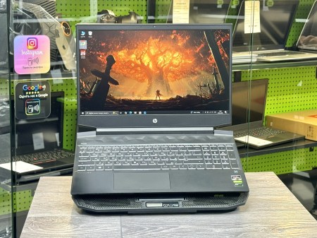 HP Pavilion 15-ec0006h 1